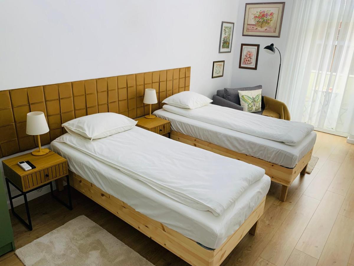Margaret Boulevard Apartment - With Balcony Budapest Esterno foto
