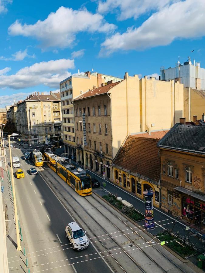 Margaret Boulevard Apartment - With Balcony Budapest Esterno foto