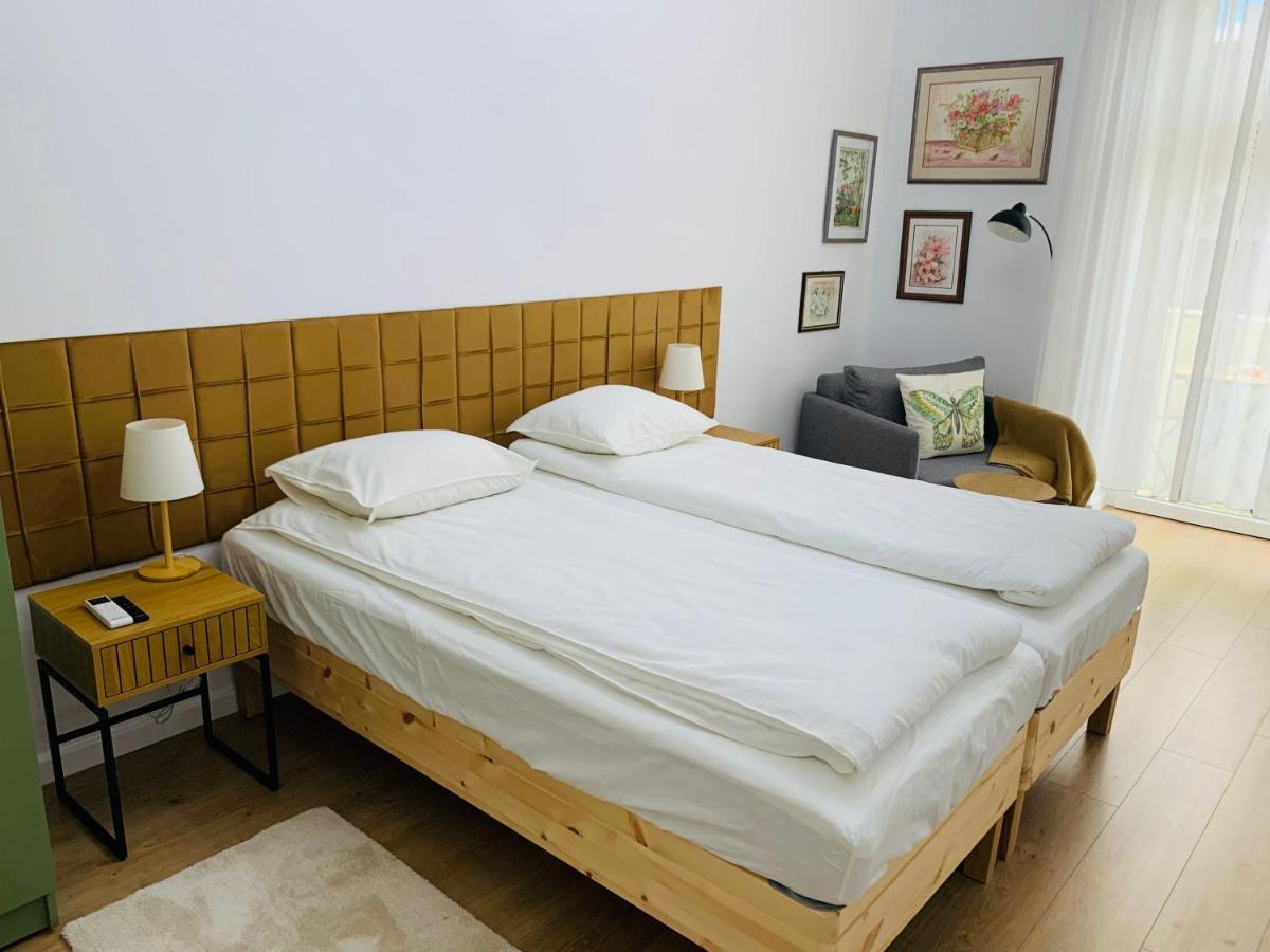 Margaret Boulevard Apartment - With Balcony Budapest Esterno foto