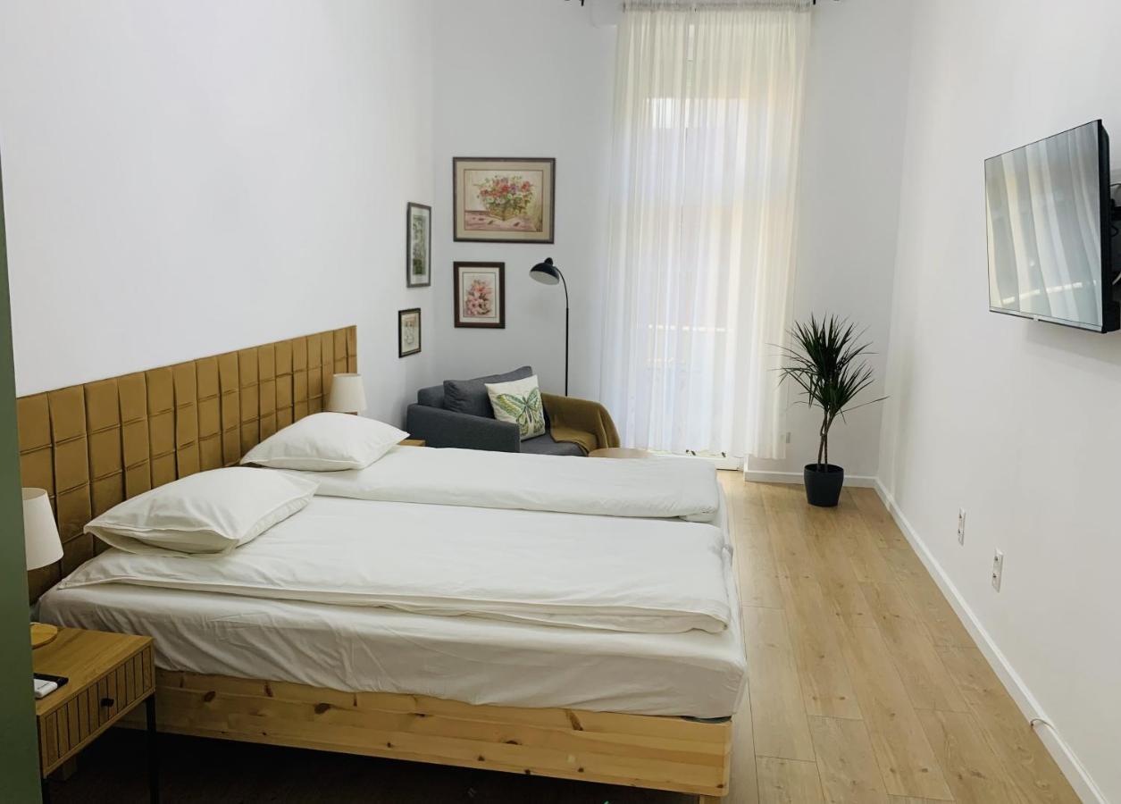 Margaret Boulevard Apartment - With Balcony Budapest Esterno foto